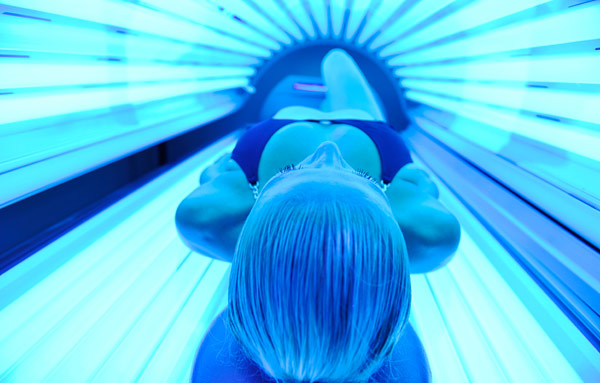 tanning beds banned for uner 18s in california