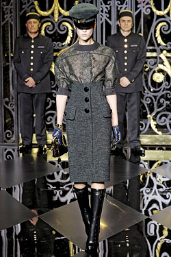 Louis Vuitton Fall 2011 runway look